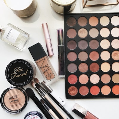 MAKE-UP